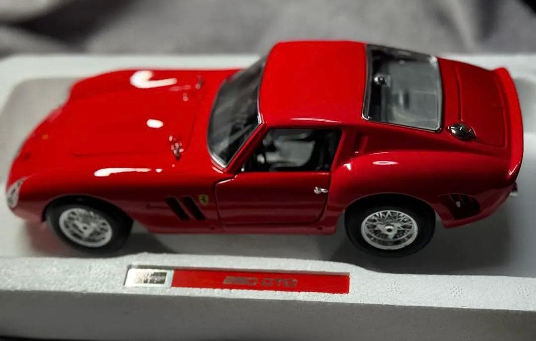 フェラーリ250GTO 1/18 オリジナルシリーズ ブラーゴ 京商