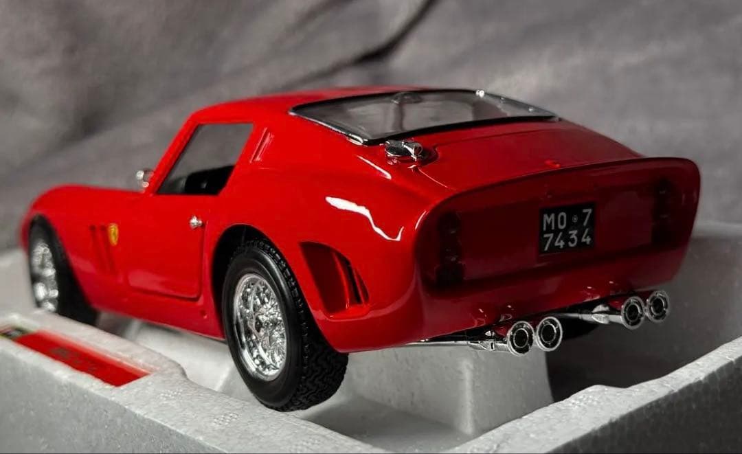 フェラーリ250GTO 1/18 オリジナルシリーズ ブラーゴ 京商