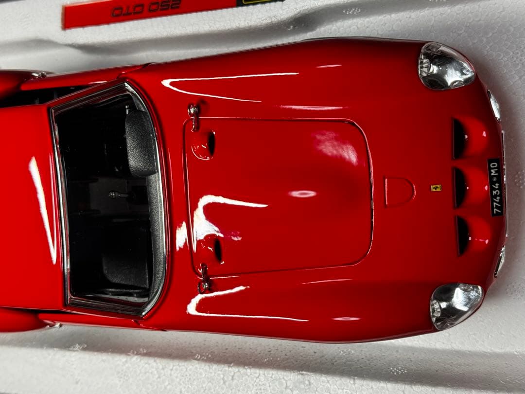 フェラーリ250GTO 1/18 オリジナルシリーズ ブラーゴ 京商