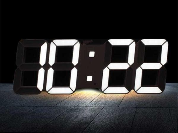 LEDデジタル 　壁掛け時計 本体ホワイト　リモコン付　温度表示