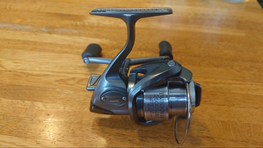 SHIMANO TWIN POWER 2500 SDH 本体