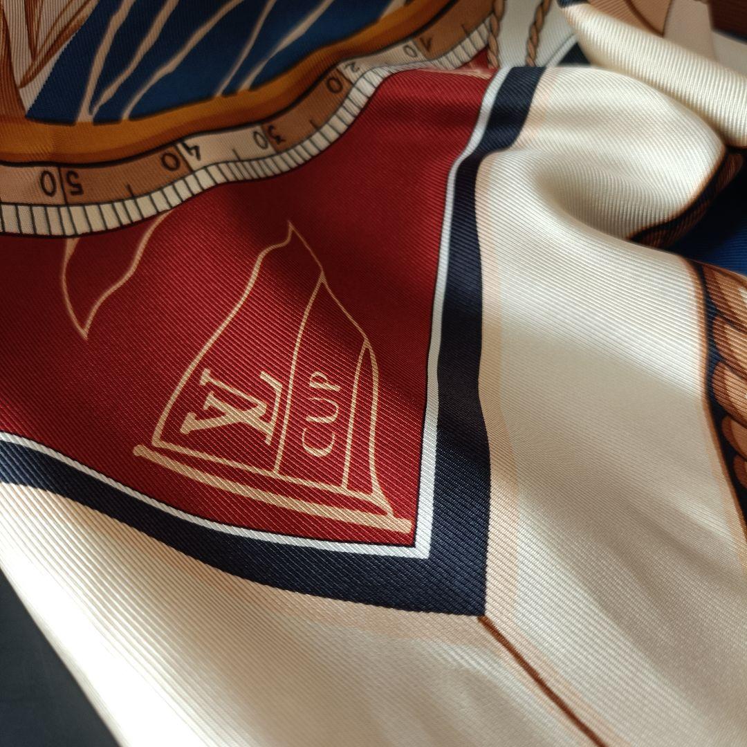美品　Louis Vuitton Cup イタリア製 シルク スカーフ 大伴