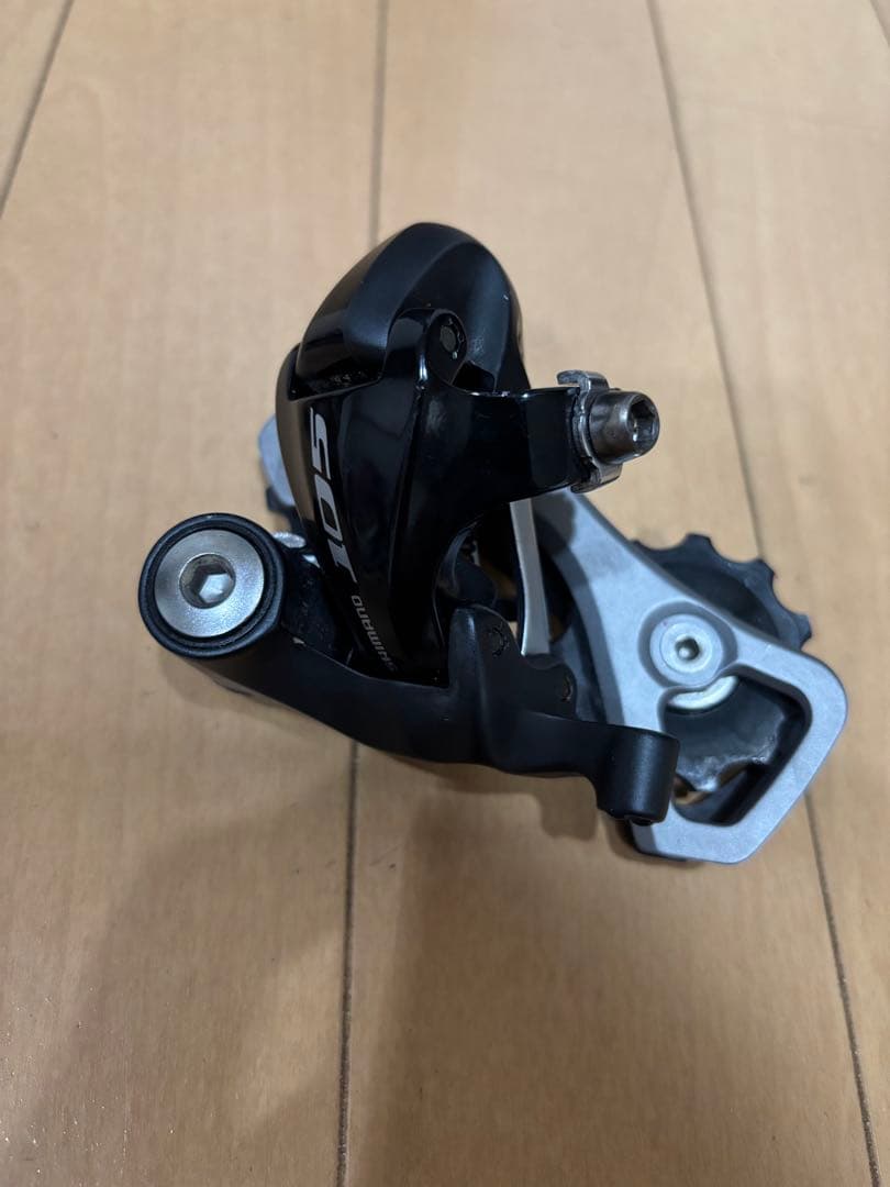 Shimano 105 (FD5700)シフター　ディレイラーセット