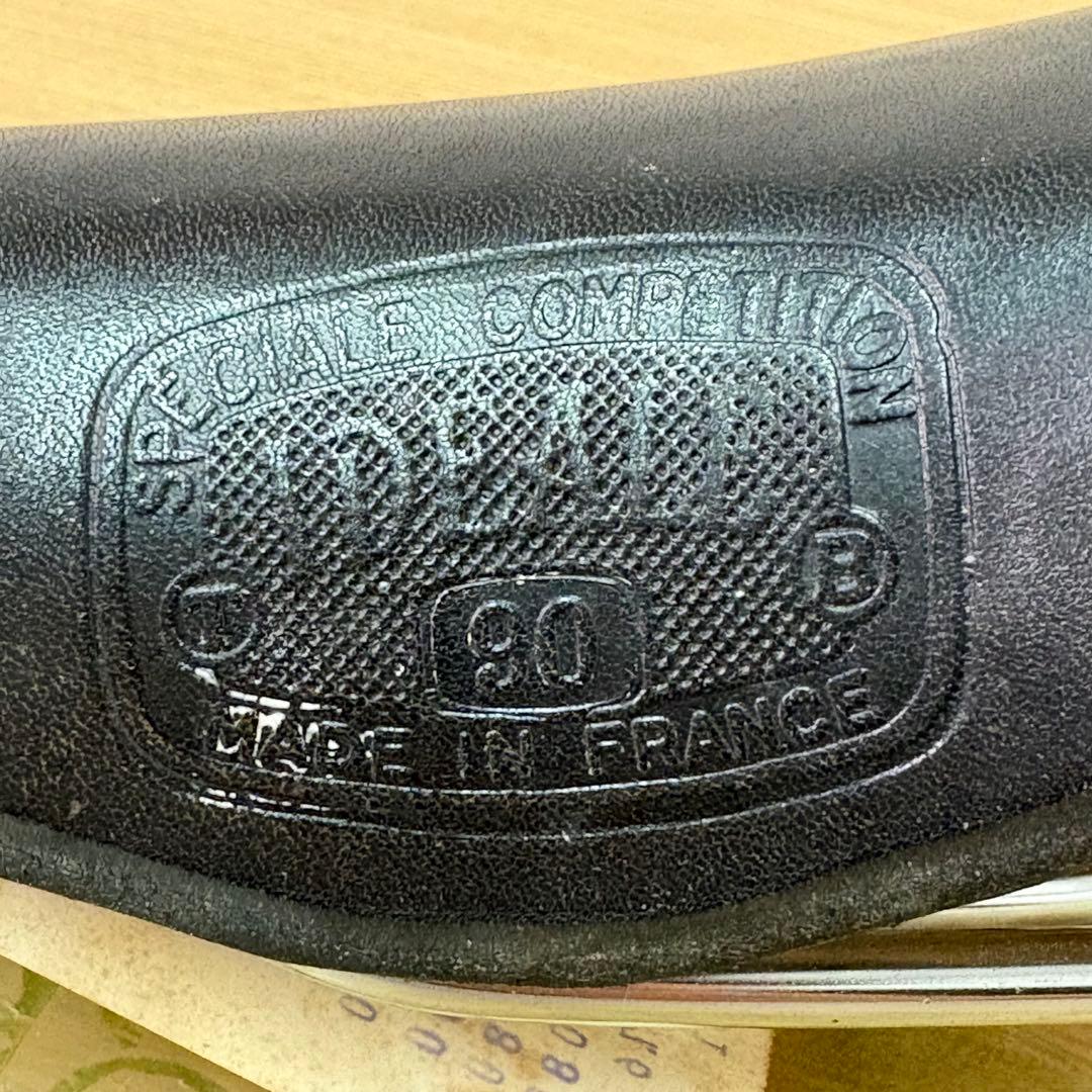 IDEALE90 サドル