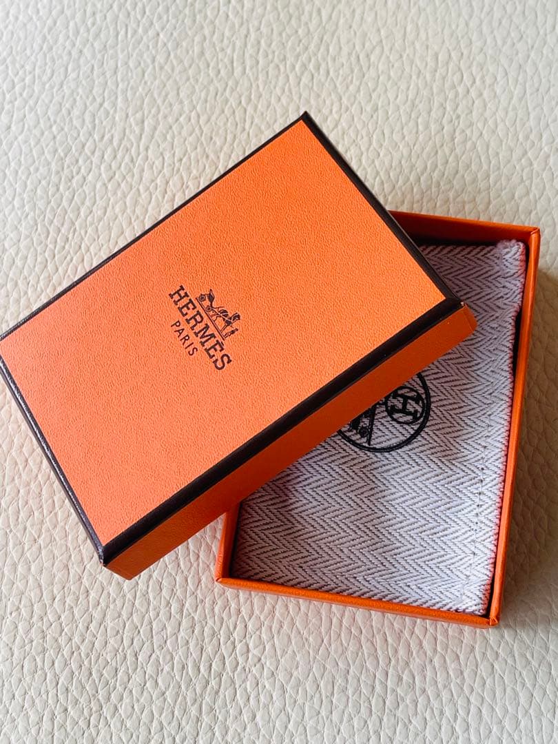 m*中様 未使用品　HERMES ゴールドスカーフリング