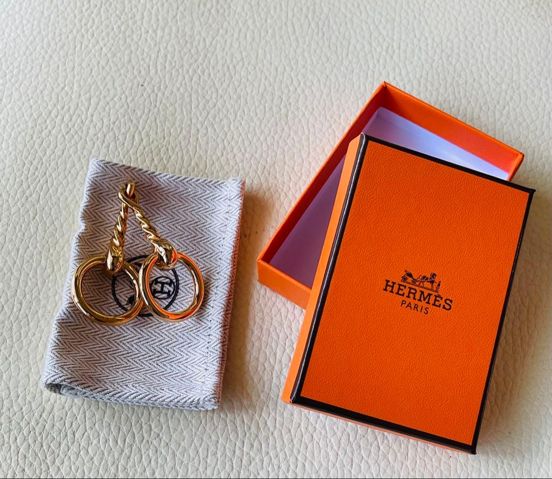 m*中様 未使用品　HERMES ゴールドスカーフリング