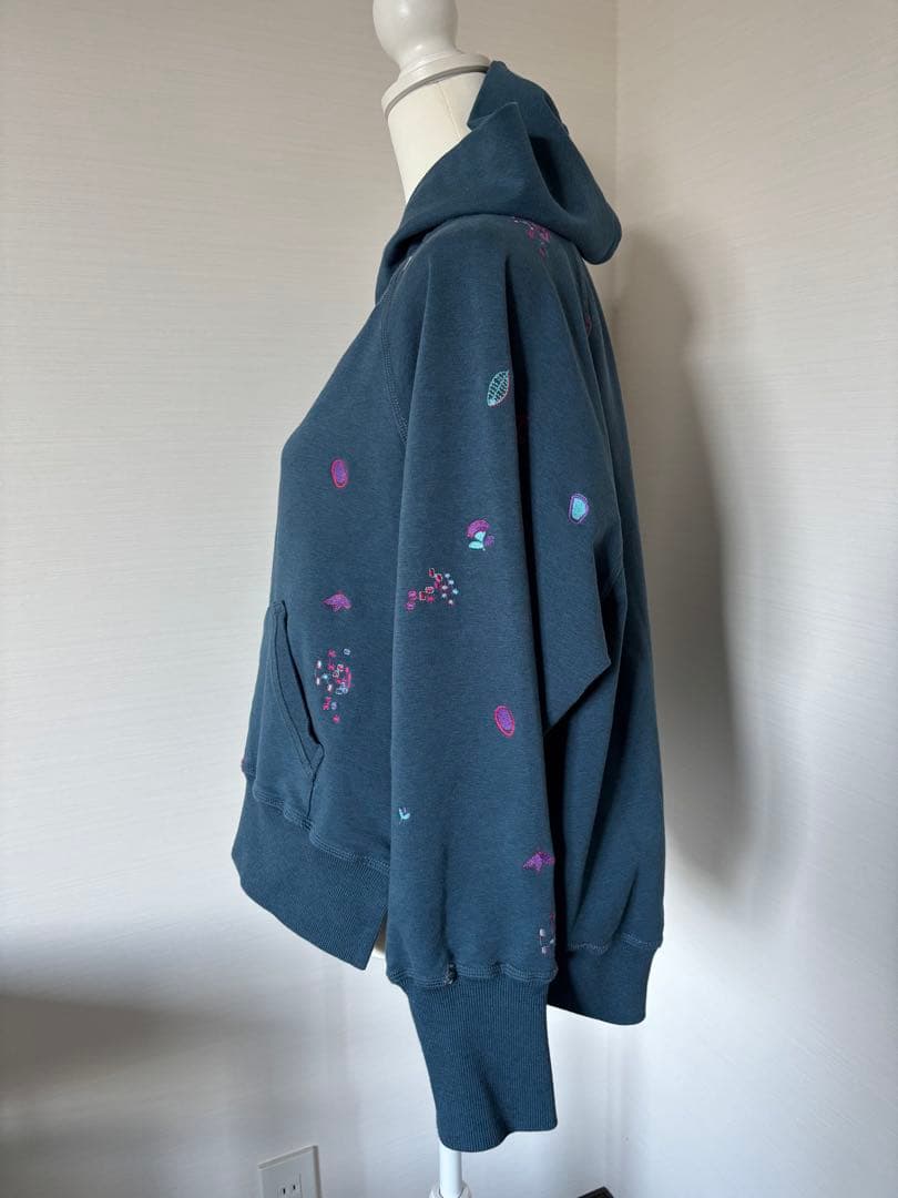 超美品☆センソユニコCube-Cubeの刺繍入りパーカー