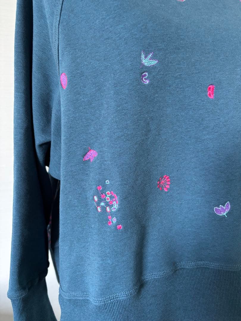 超美品☆センソユニコCube-Cubeの刺繍入りパーカー