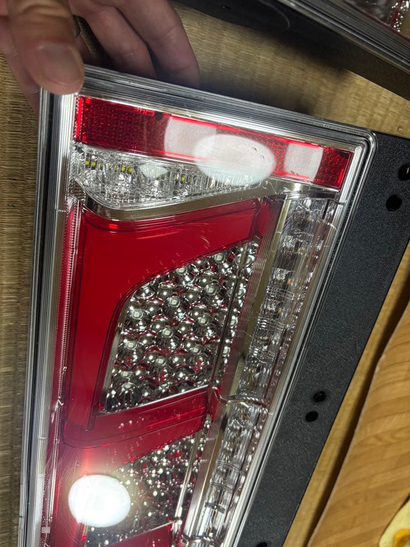 新車外し❗️小糸 KOITO 3連LEDテールランプ ファイブスターギガ