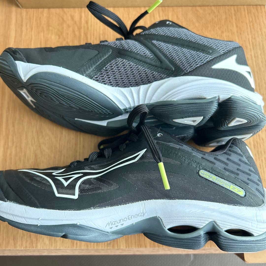 MIZUNO ウェーブライトニングZ7 ミズノ　バレーボールシューズ　23.5