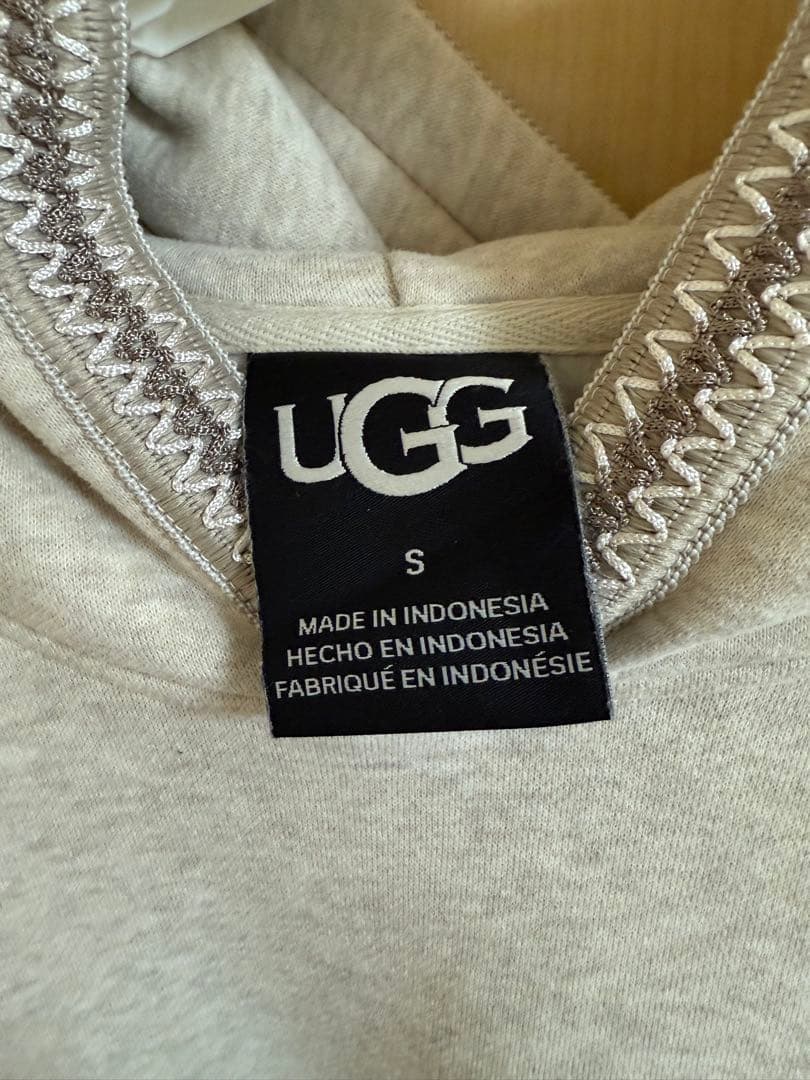 UGG アグ パーカー白 タスマンフーディ