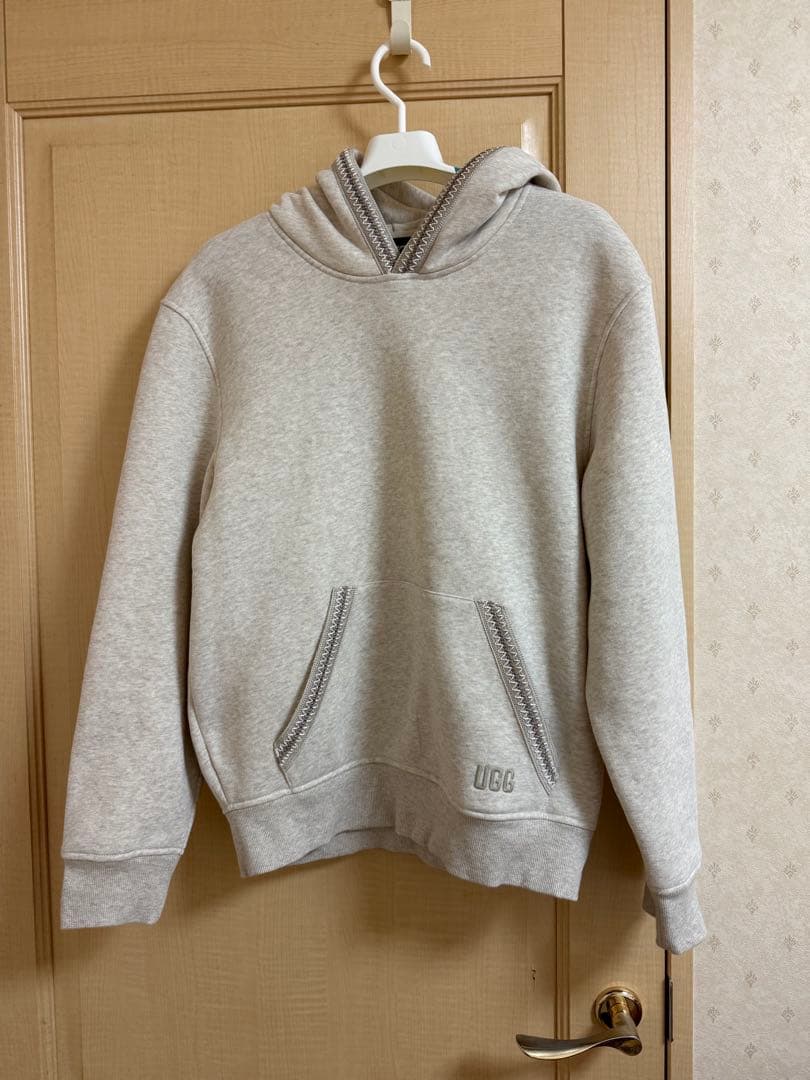 UGG アグ パーカー白 タスマンフーディ
