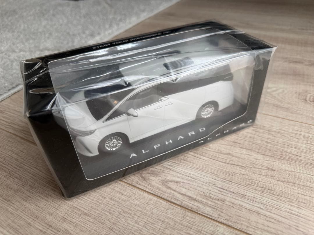 【新品未使用】アルファードミニカー 1/30スケール　非売品