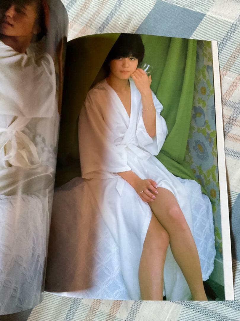 昭和58年／石野真子写真集／プレイボーイアイズ特別編集・集英社　撮影／沢渡朔。