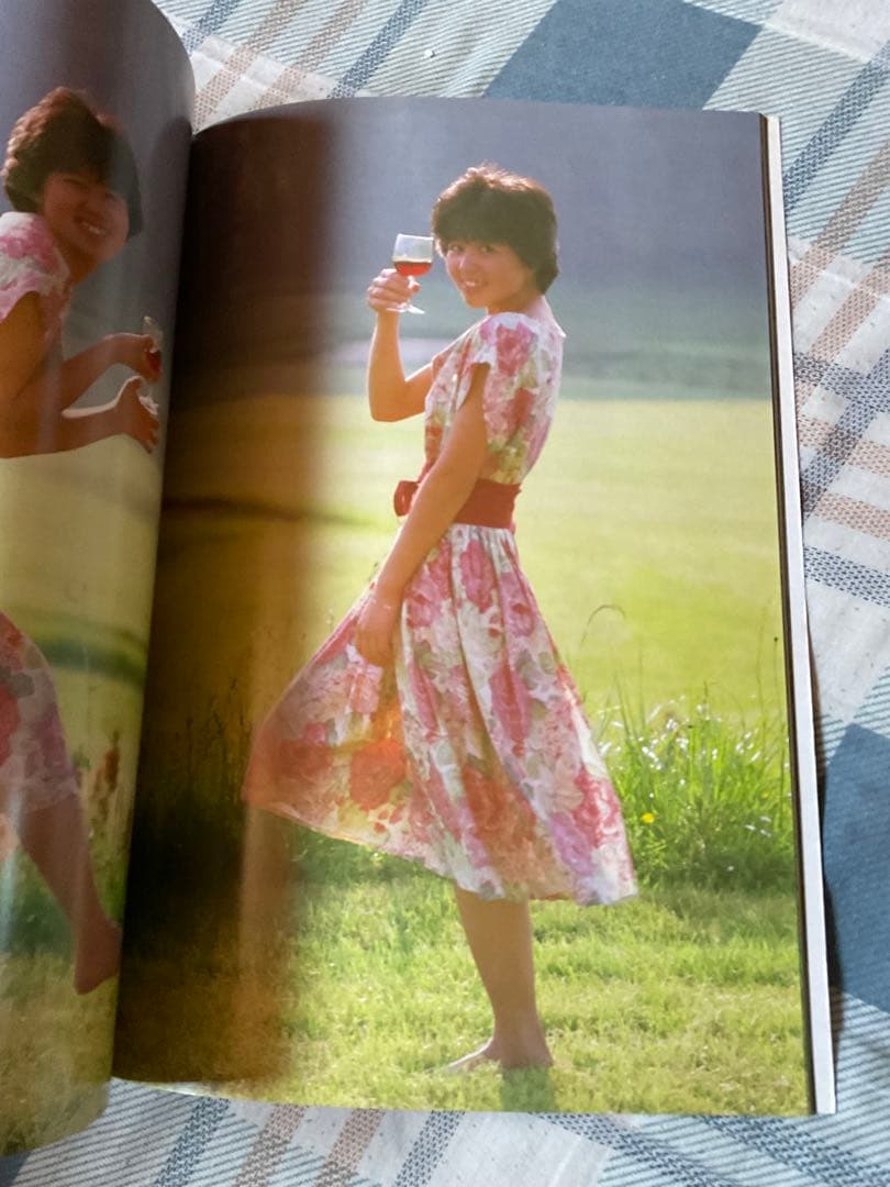 昭和58年／石野真子写真集／プレイボーイアイズ特別編集・集英社　撮影／沢渡朔。