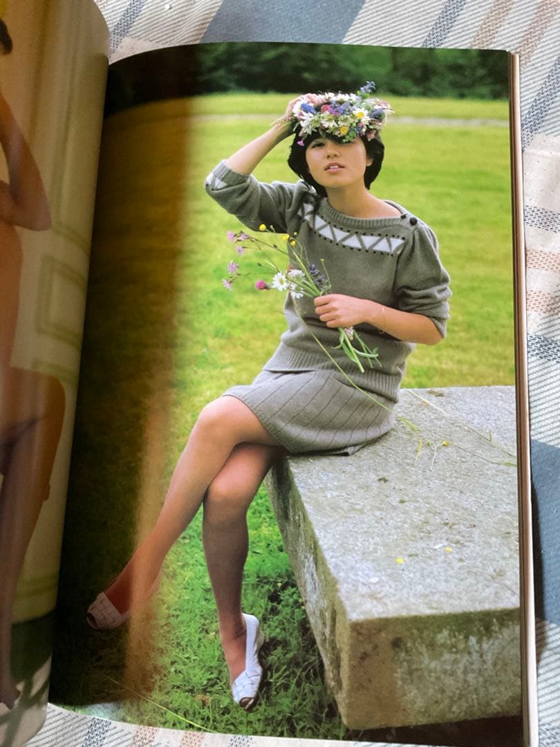 昭和58年／石野真子写真集／プレイボーイアイズ特別編集・集英社　撮影／沢渡朔。