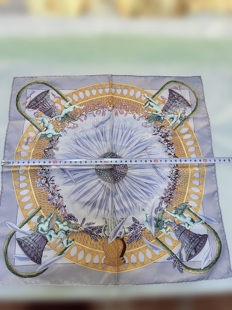 HERMES シルクスカーフ 花と天使柄　カレ42