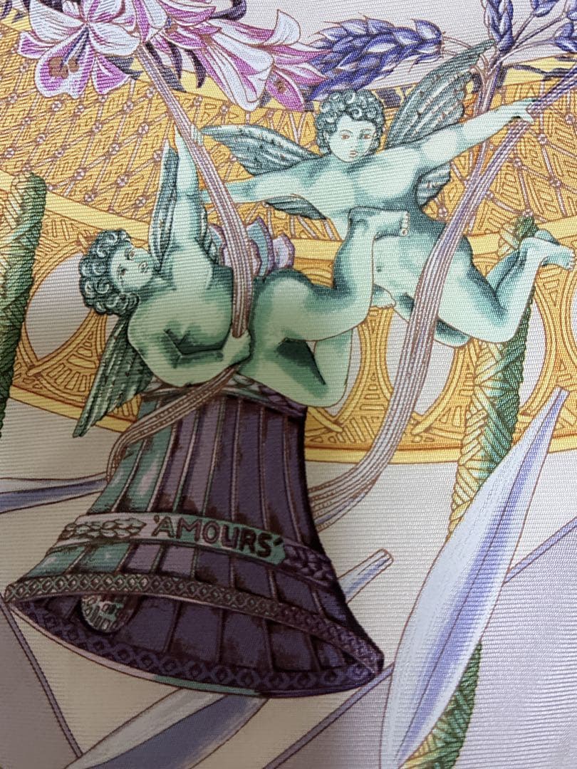 HERMES シルクスカーフ 花と天使柄　カレ42
