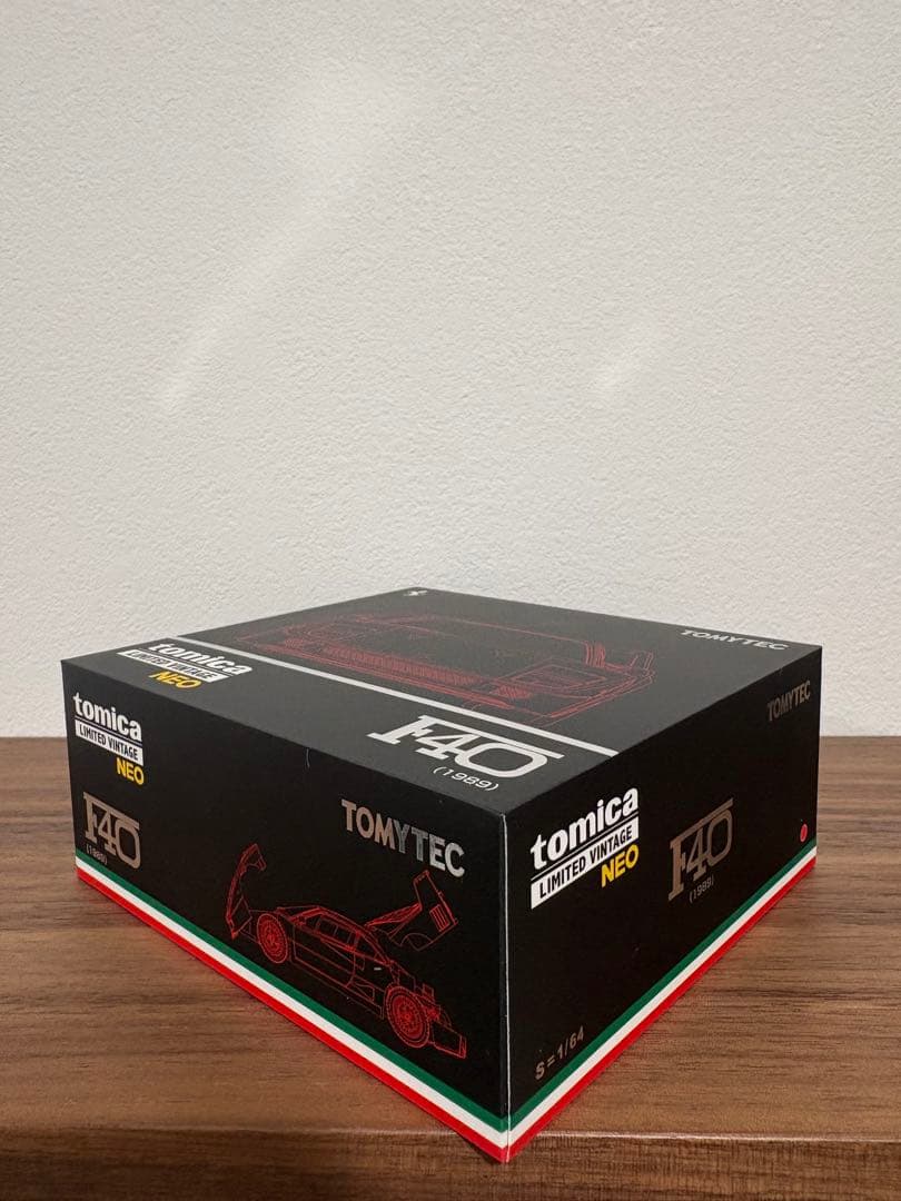 トミカ TLV Ferrari F40 (1989) NEO 新品未開封品
