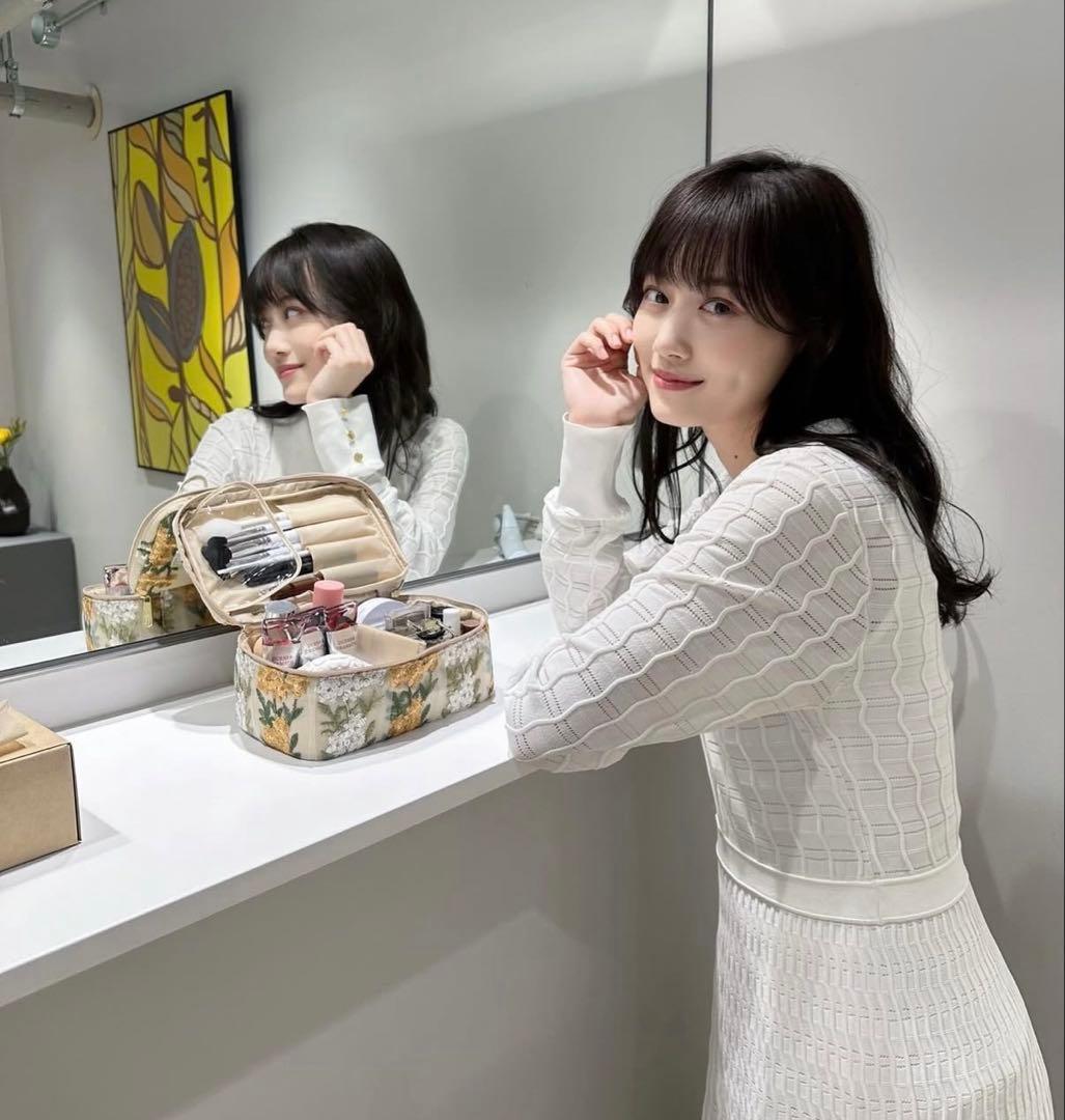 【ダイアグラム】極美品✨2024 ウェーブニットワンピース 山下美月さん着用
