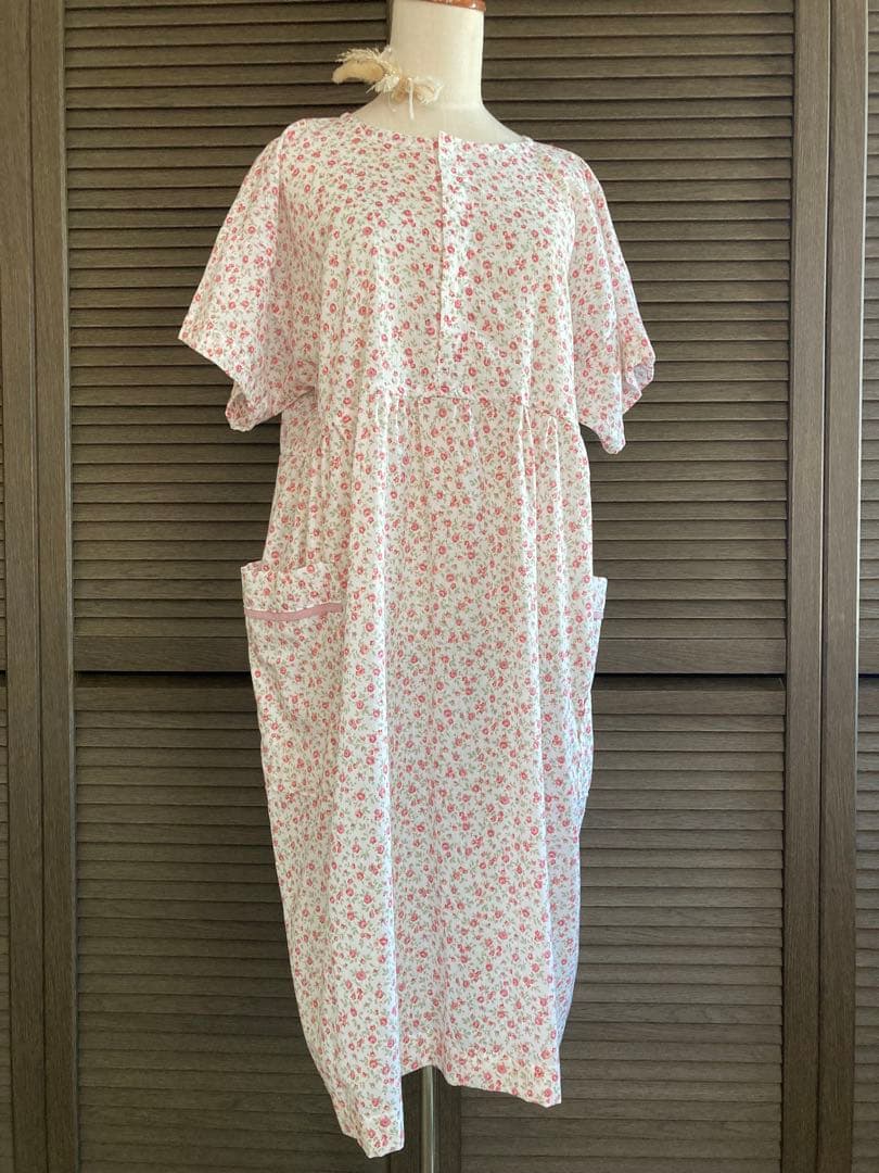 かこ　エプロン　割烹着　ハンドメイド　保育士　介護士　看護　ワンピース