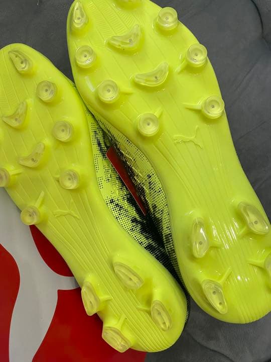 新品未使用品　puma プーマ　サッカー　スパイク　26.0cm イエロー