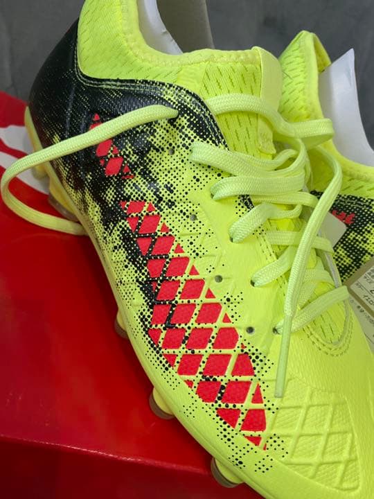 新品未使用品　puma プーマ　サッカー　スパイク　26.0cm イエロー