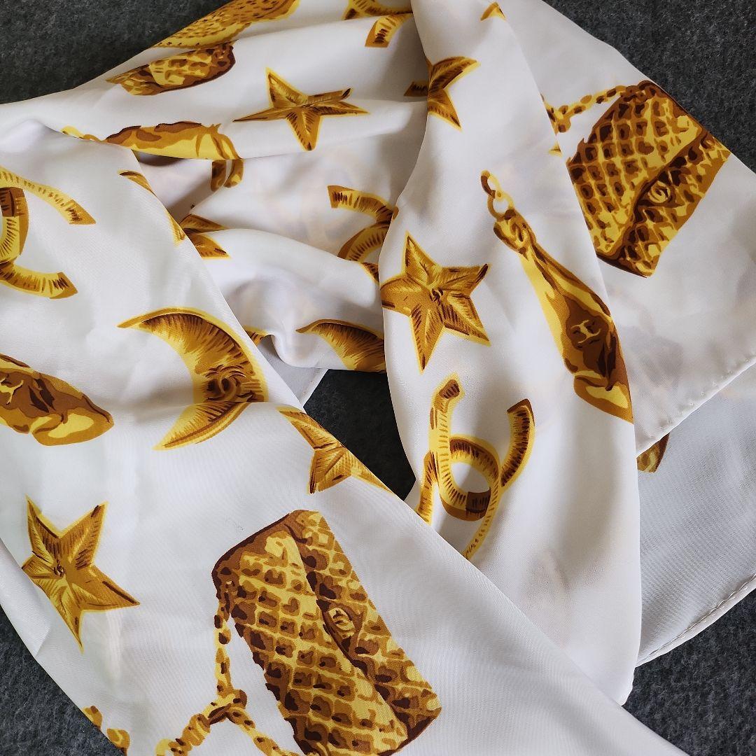 CHANEL シルクスカーフ ゴールドモチーフ