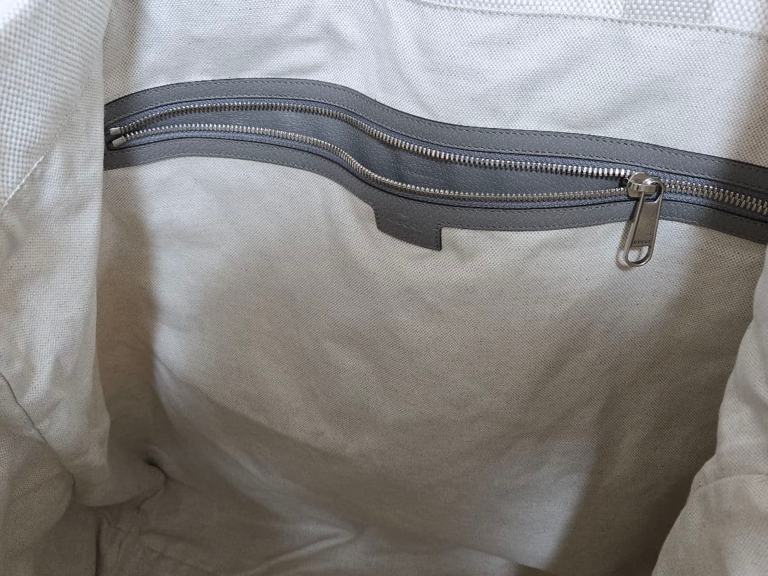 か*ぺ様 GUCCI グッチ エンボスロゴ キャンバス トート ショルダーバッグ