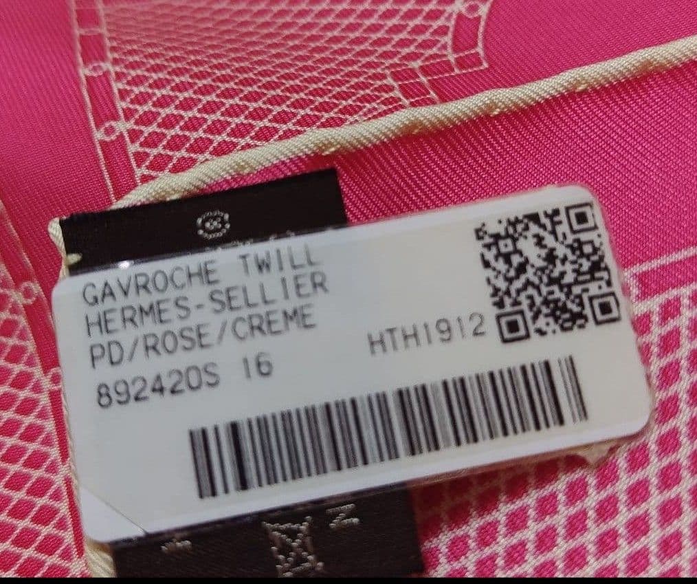 エルメス　スカーフ　プチカレ