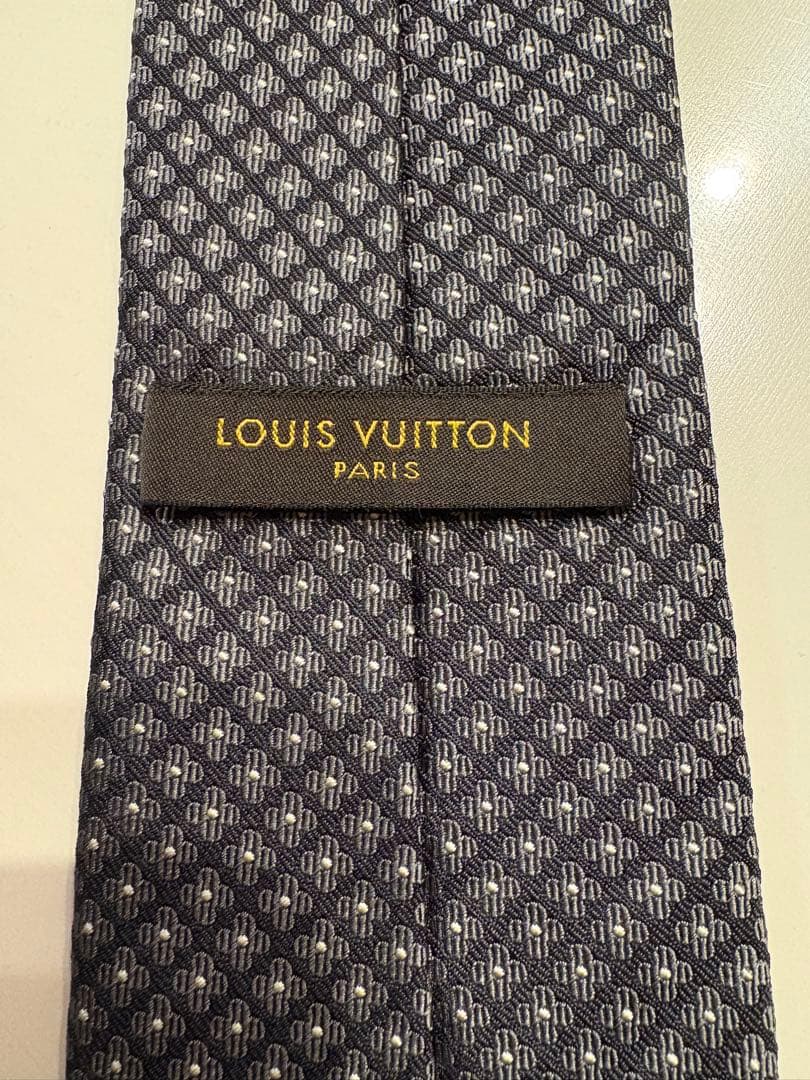 LOUIS VUITTON ダークグレー ネクタイ