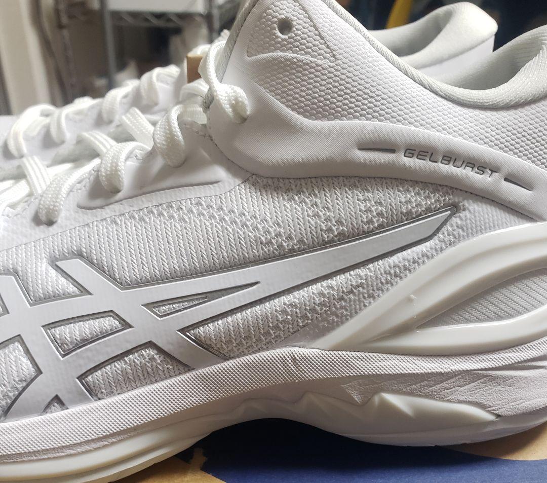 未使用　ASICS GELBURST 28 バスケットシューズ　27.0cm