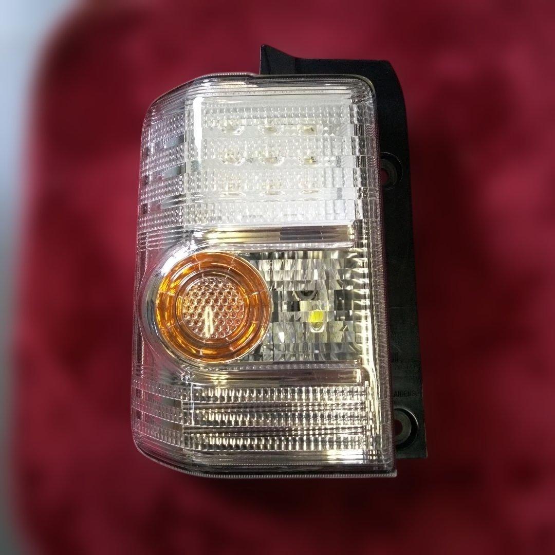 ムーヴコンテカスタム　テールランプ　L575S L585S LED