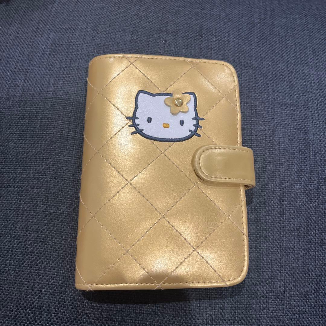 ハローキティ　キルティング　ゴールド　手帳　シール　通帳ケース　kitty