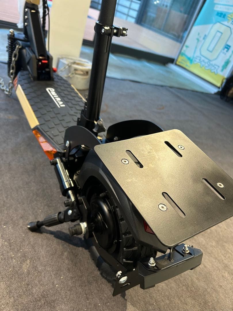日本製EVスクーター　一台サンドベージュ　サドル付き展示車