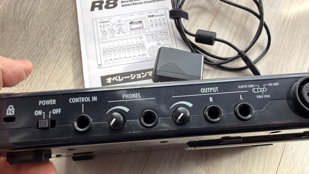 ZOOM R8 美品 SD16GB付 電源/USB付 動作確認済