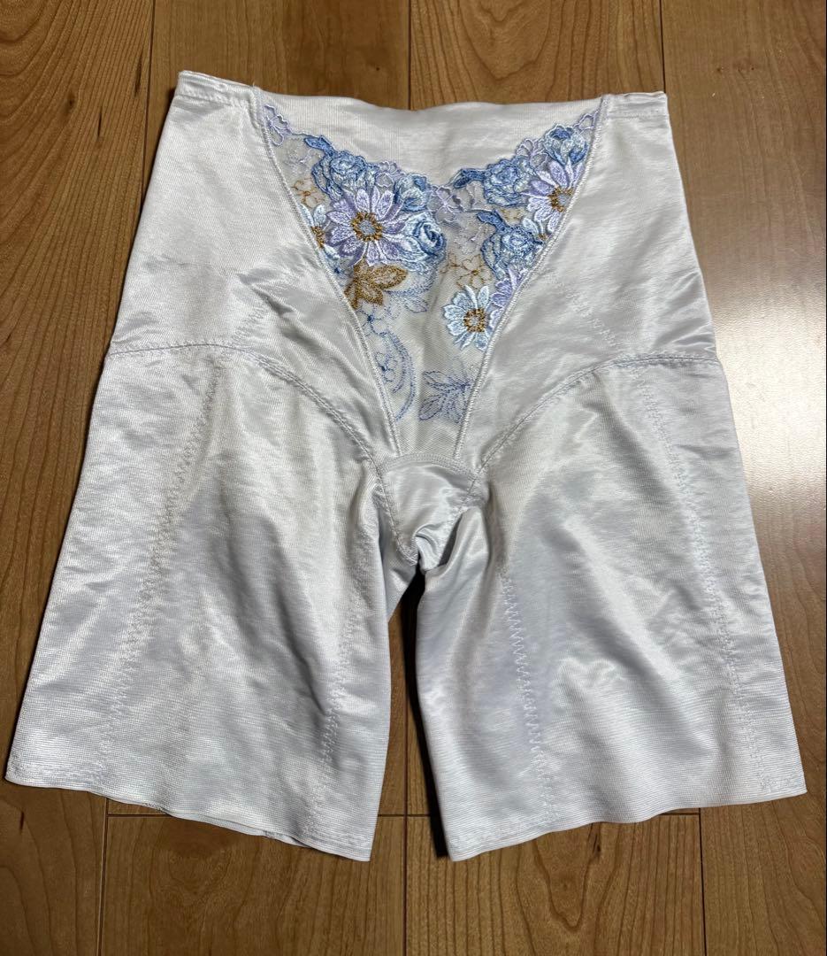 【にゃみ】花柄刺繍 コルセットビスチェ D70