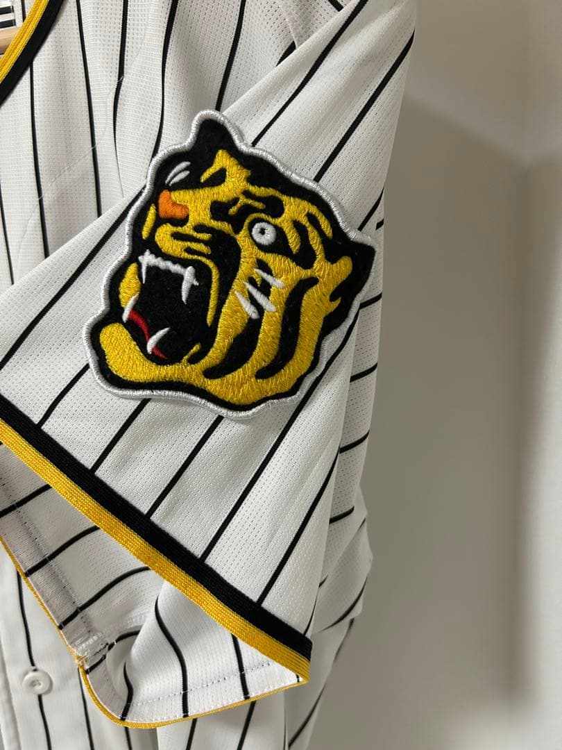 阪神タイガース近本光司ホームユニフォームLサイズ