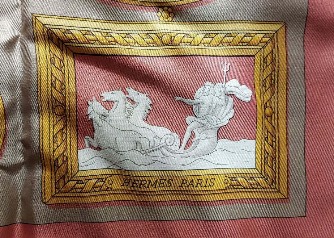 HERMES シルクスカーフ ピンク・ベージュ