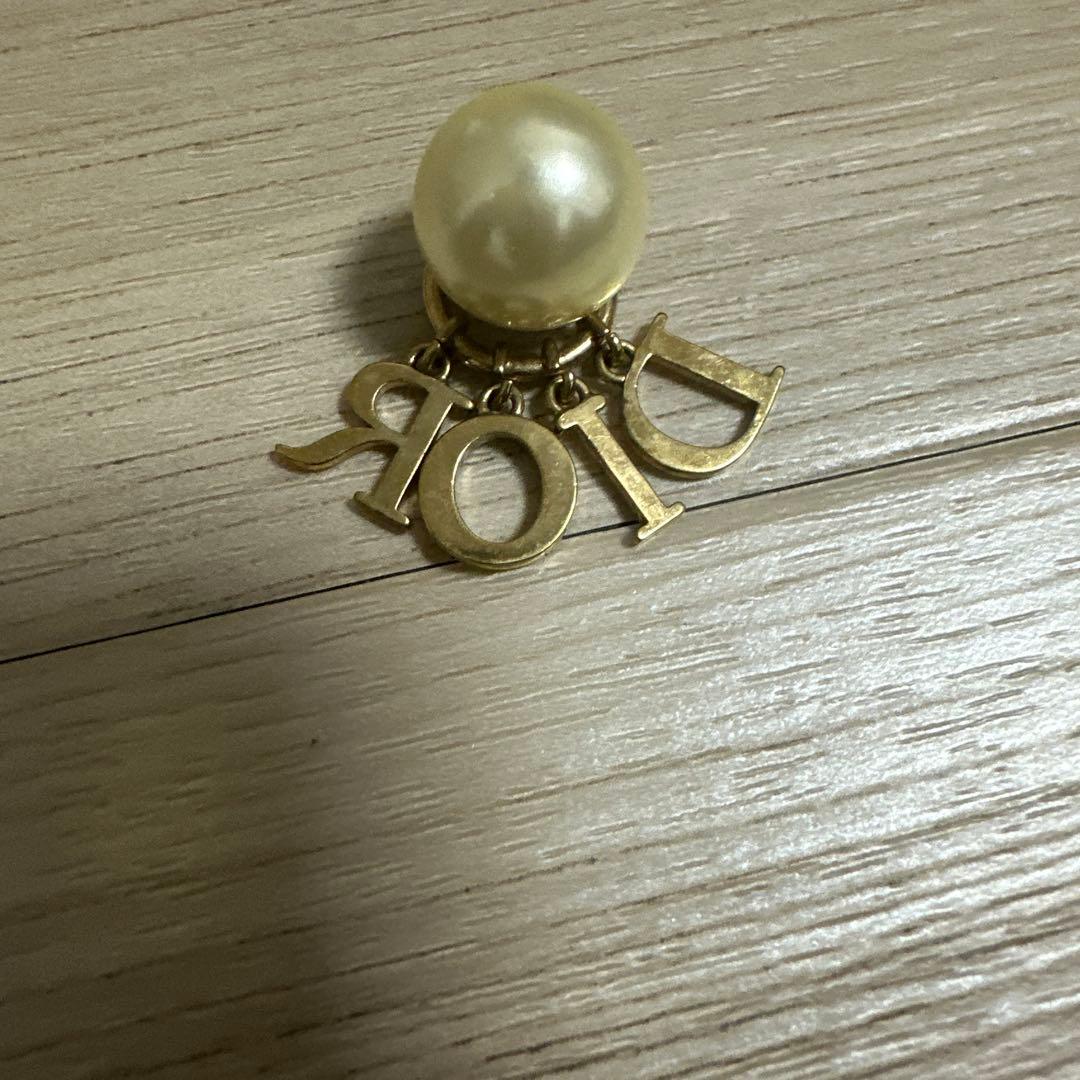 Dior 片耳用ピアス ゴールド