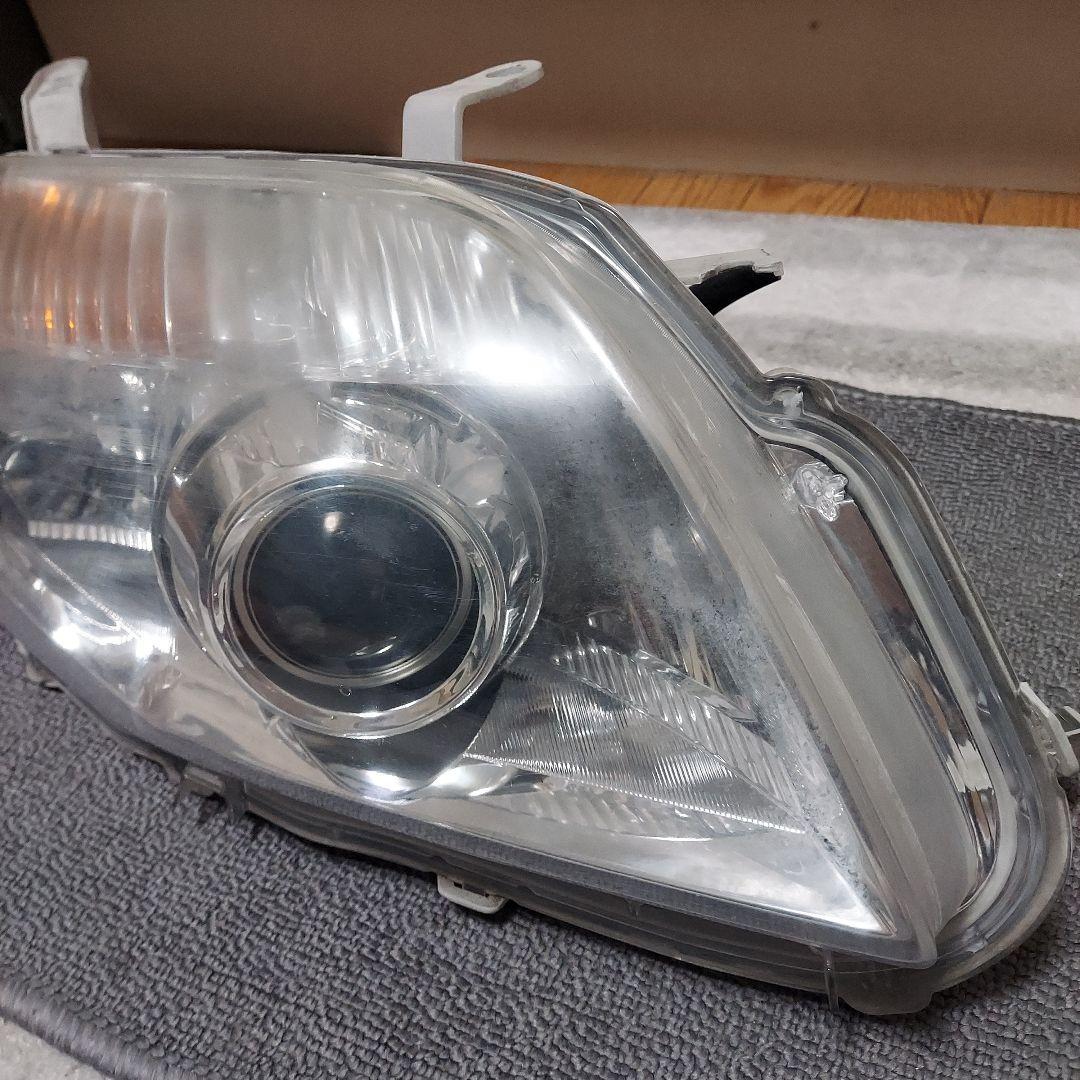 トヨタ 純正 ZNE141G フィルダー HID ヘッドライト 12-526