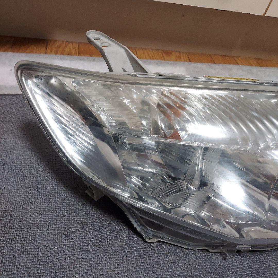 トヨタ 純正 ZNE141G フィルダー HID ヘッドライト 12-526