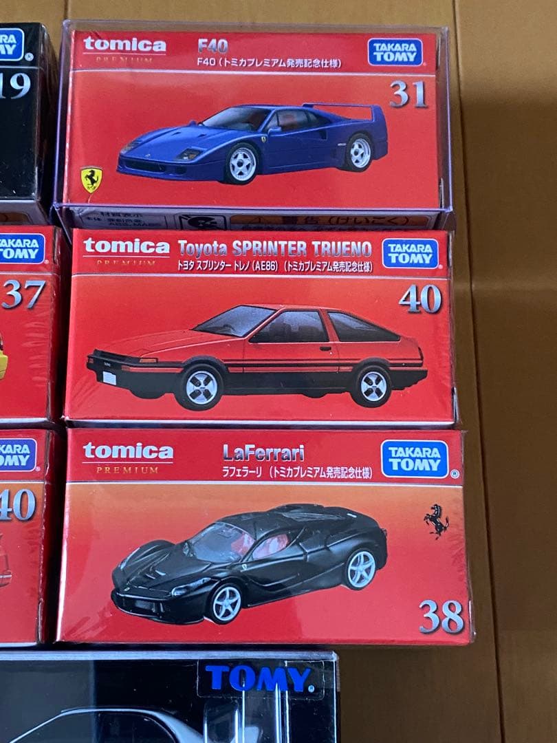 トミカプレミアムとリミテッドのセット