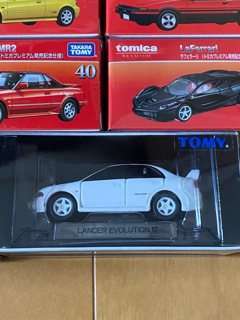 トミカプレミアムとリミテッドのセット