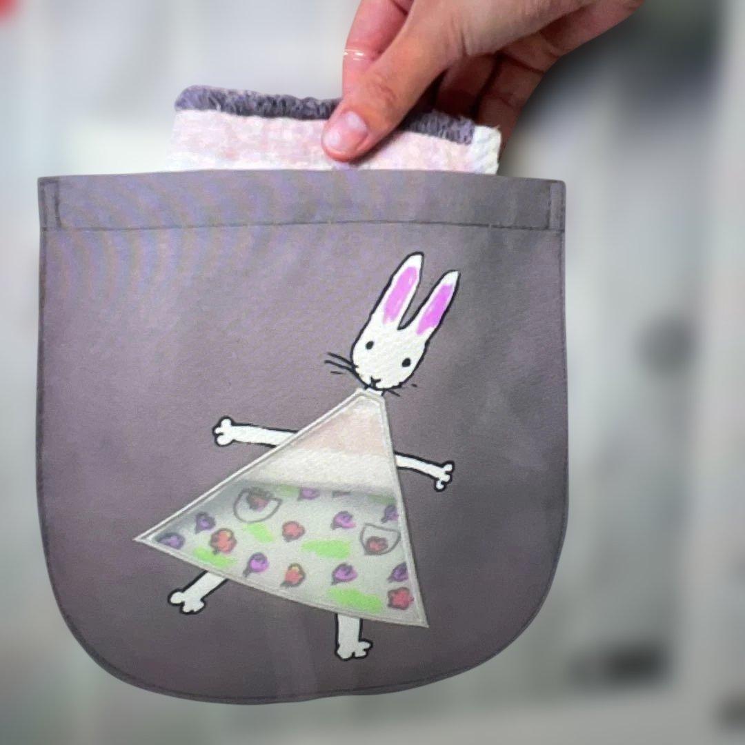 ウサギ刺繍付きストライプエプロン