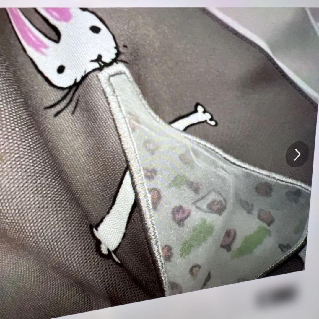 ウサギ刺繍付きストライプエプロン