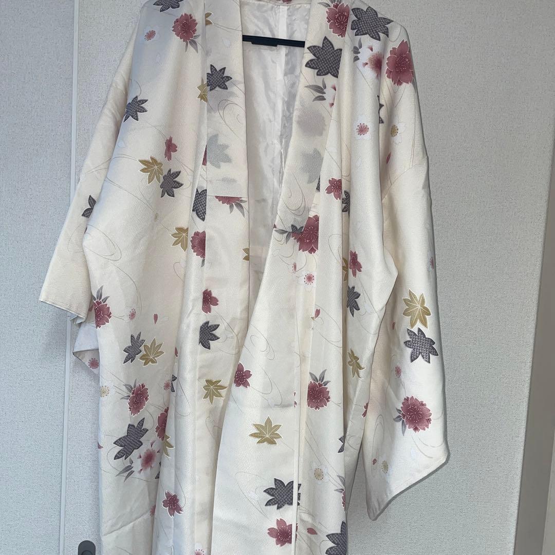 【美品】【最終価格】レディース着物　白　花模様　着物のみ