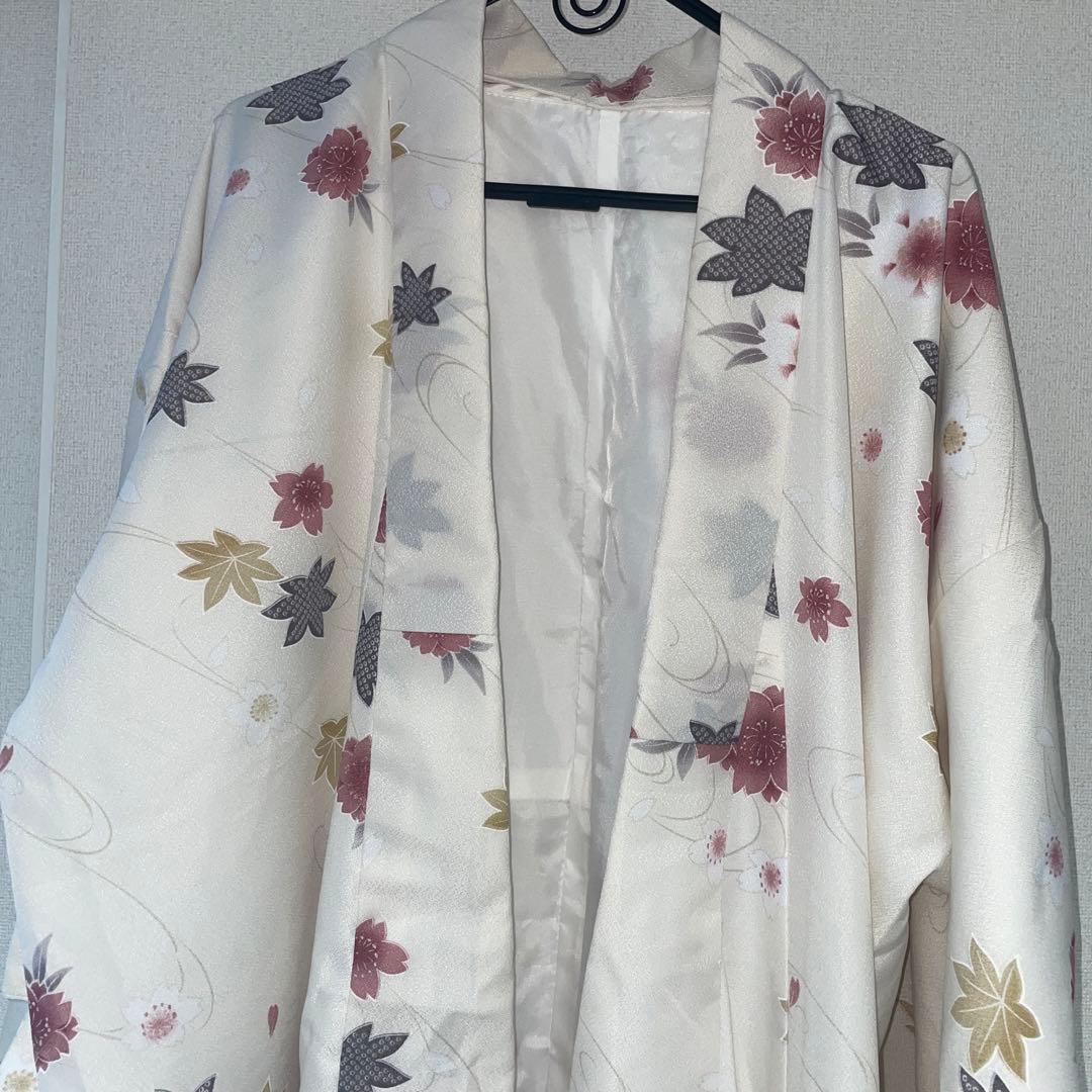 【美品】【最終価格】レディース着物　白　花模様　着物のみ