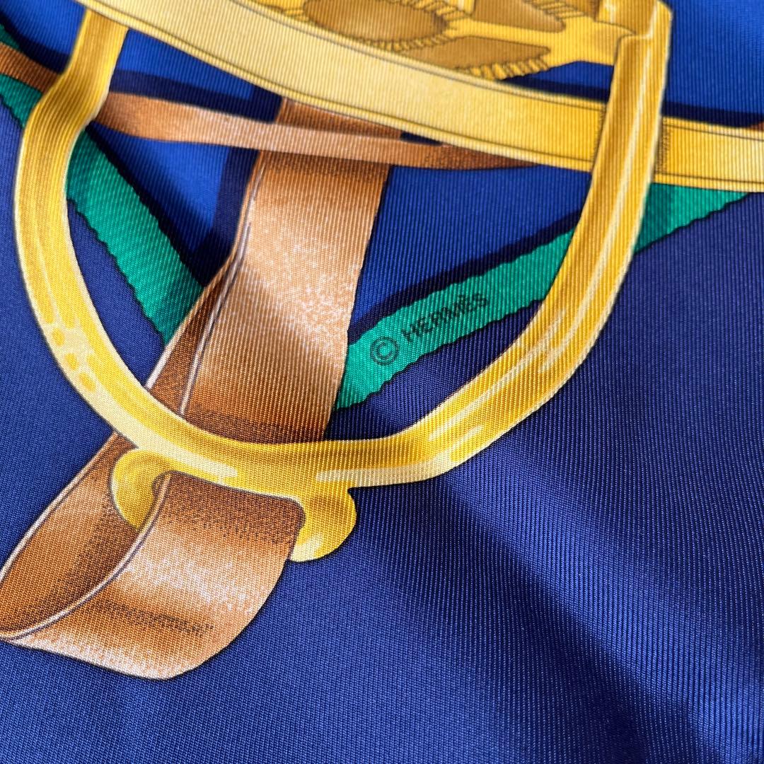 Hermès シルクスカーフ