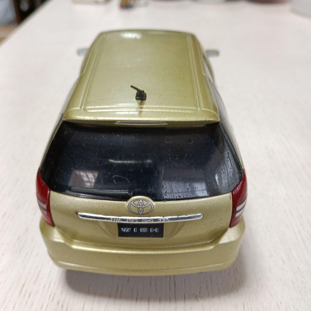 トヨタWish、ゴールド ミニカー 約1/18スケール